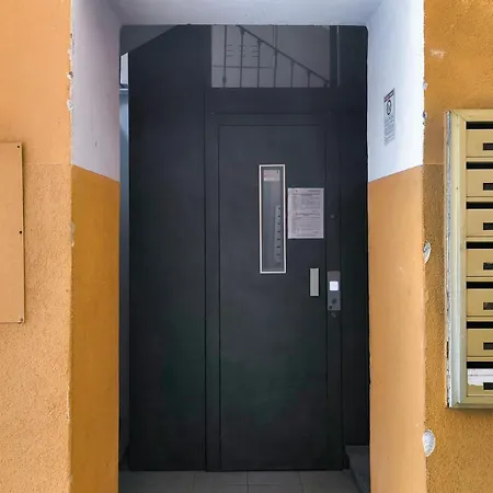 Apartment Just Urban - - Corso Genova Milan